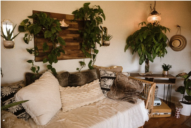 Choose and Arrange a Fur Bed Throw like an Interior Designer