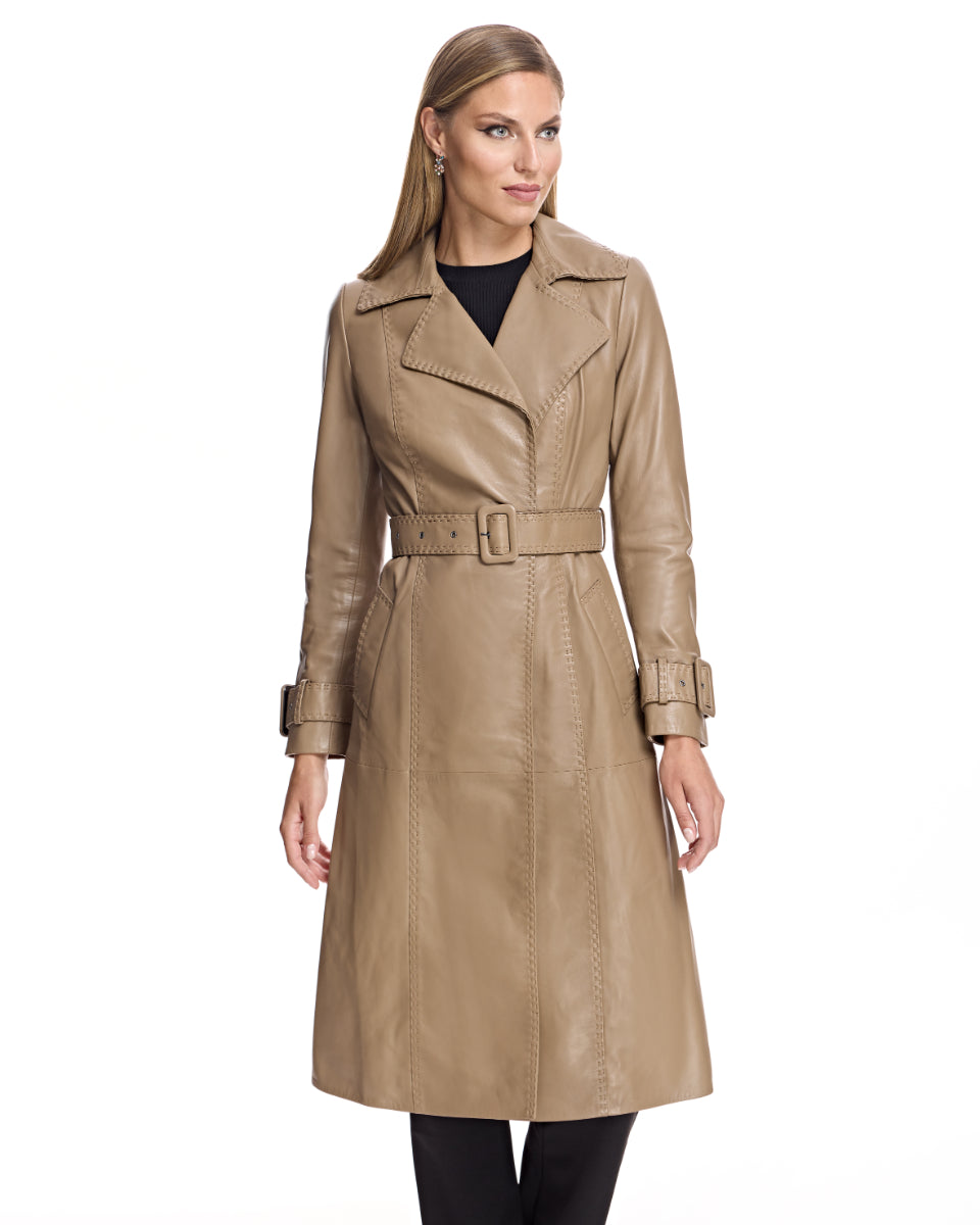 Gabardina de cuero con cinturón