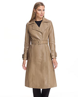 Gabardina de cuero con cinturón