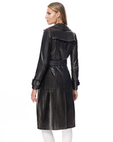 Gabardina de cuero con cinturón